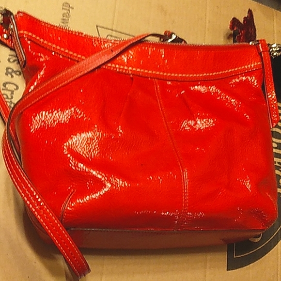 RARE 2011 COACH Soho Bright Red Pleated Convertible Patent Hobo Crossbody Hobo - Picture 15 of 16